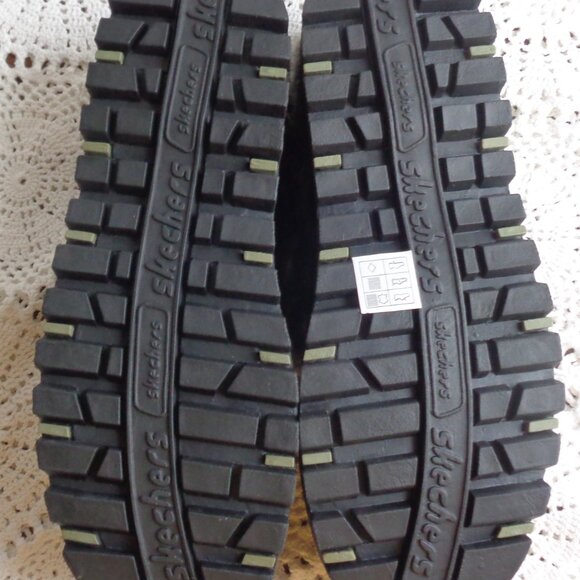 Skechers Shindig Fortress Clogs Mules Faux Fur Lined Black Suede - Picture 5 of 7